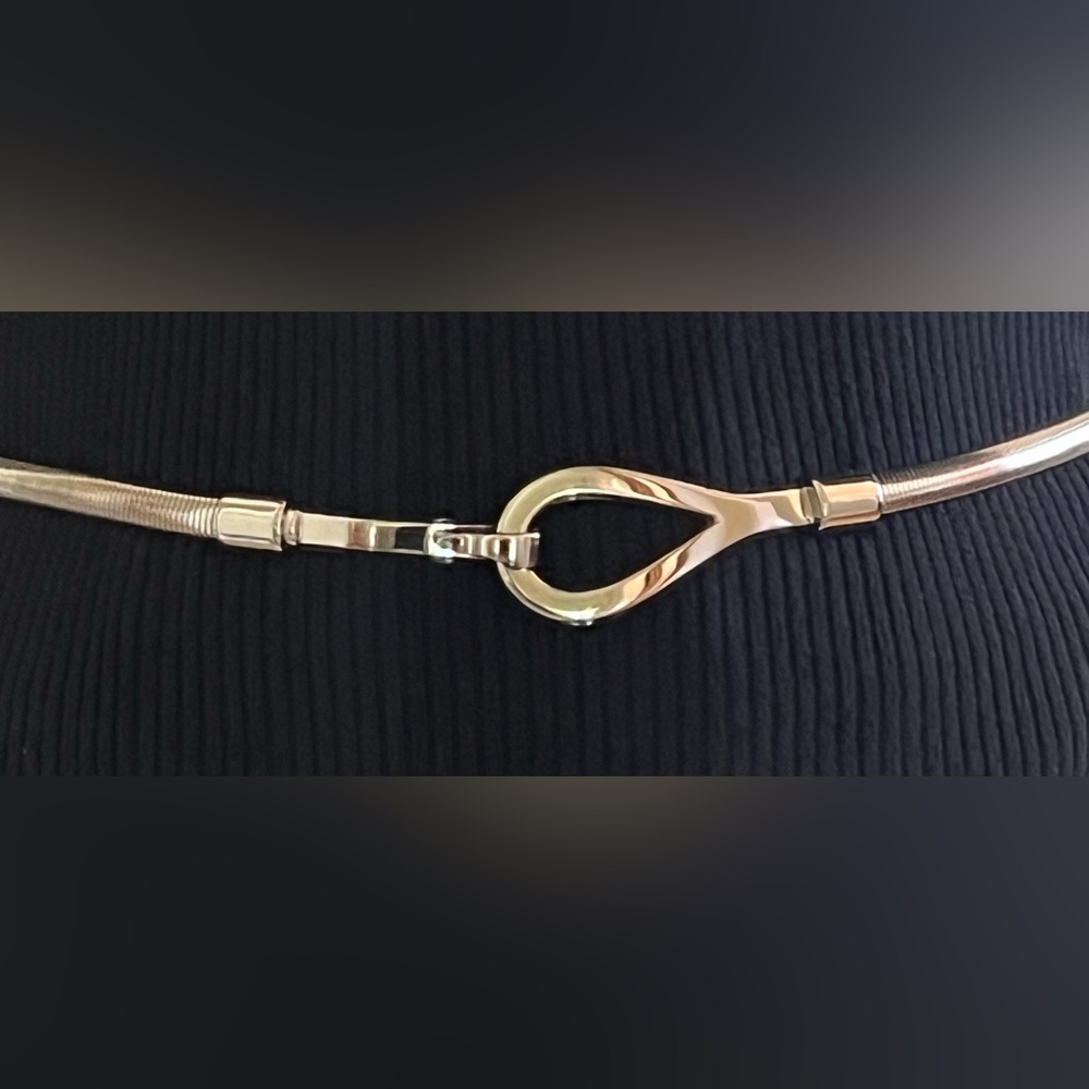 Anna Bella 1997 Silver Tone Skinny Belt featuring a unique clasp design